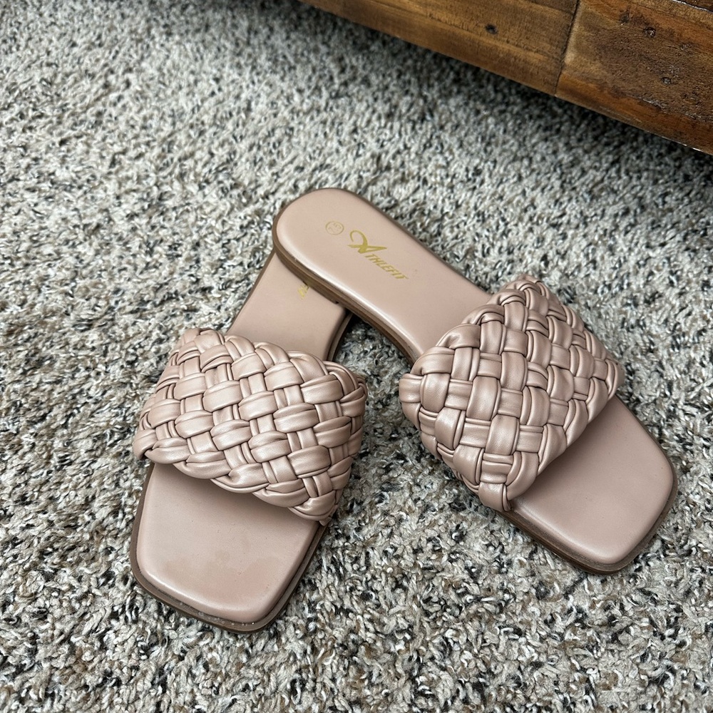 Women’s Woven Slide Sandals